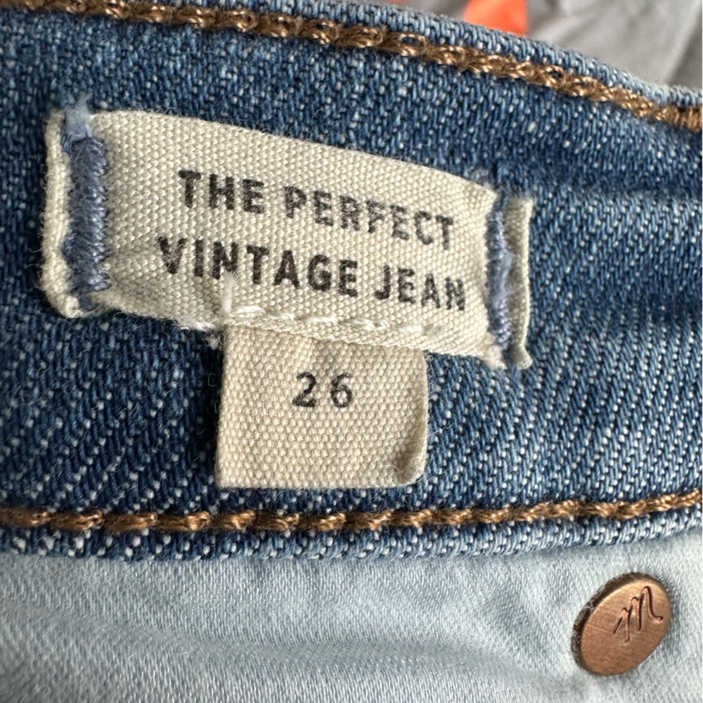 Madewell The Perfect Vintage Jean in Finney Wash, size 26 - Picture 4 of 6